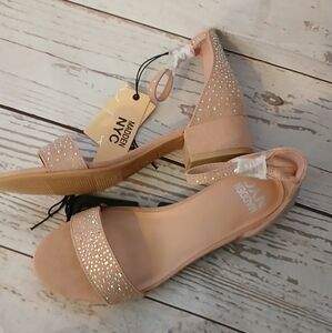 Madden NYC Big Girls Dress Sandals Neutral With Glittery Studs Size 4